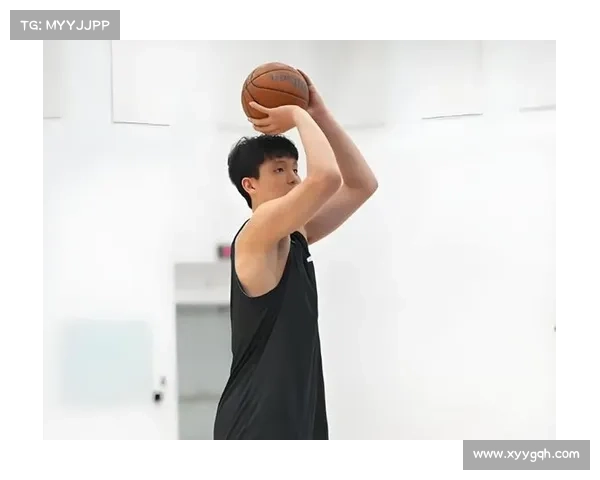 比卢普斯称赞杨瀚森防守站位进步显著 护筐能力达到高水平